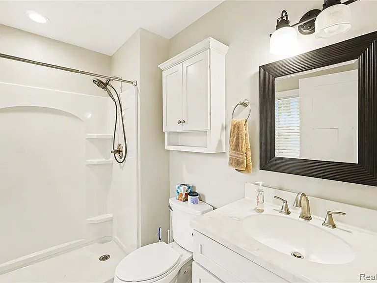 10280 Lakeside Dr — Photo 14