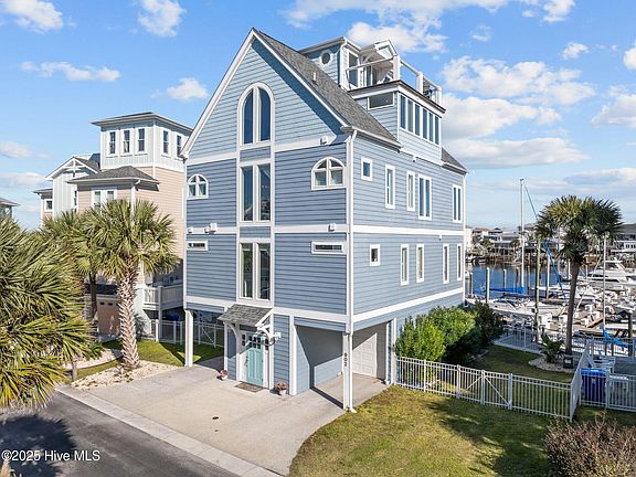 3rd image of 902 Grand Bahama Drive