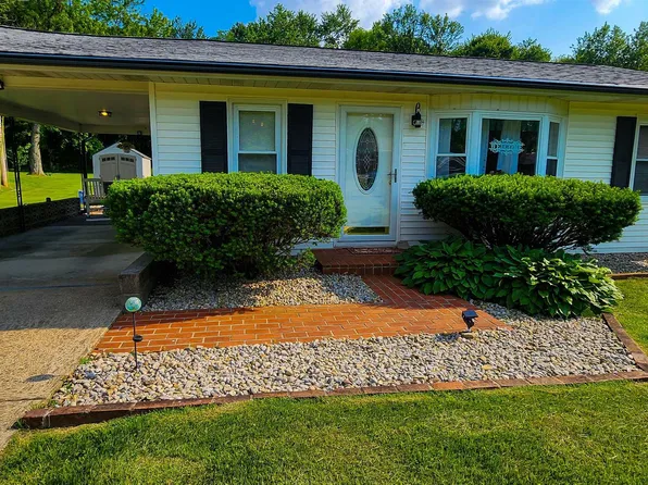 1355 W Homestead Dr, Boonville, IN 47601
