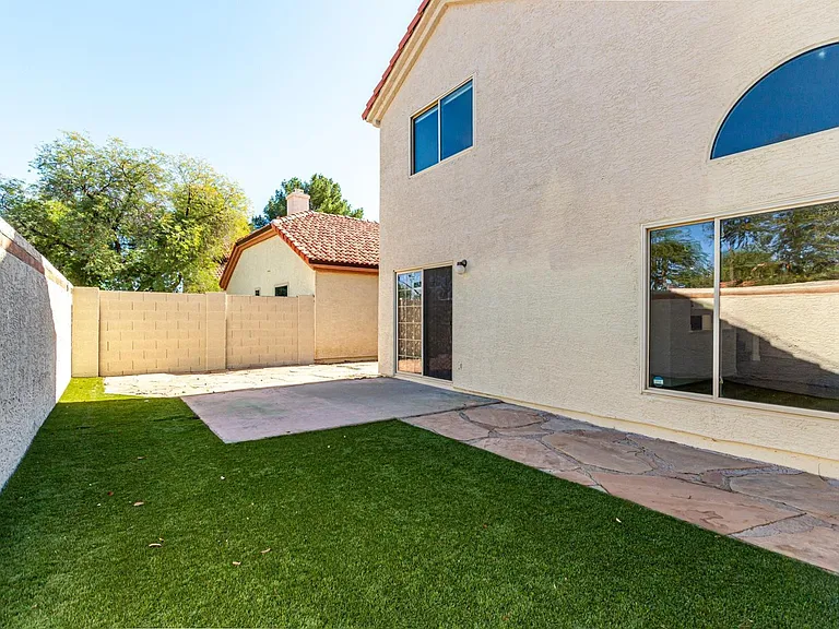 1538 E Laurel Ave — Photo 31