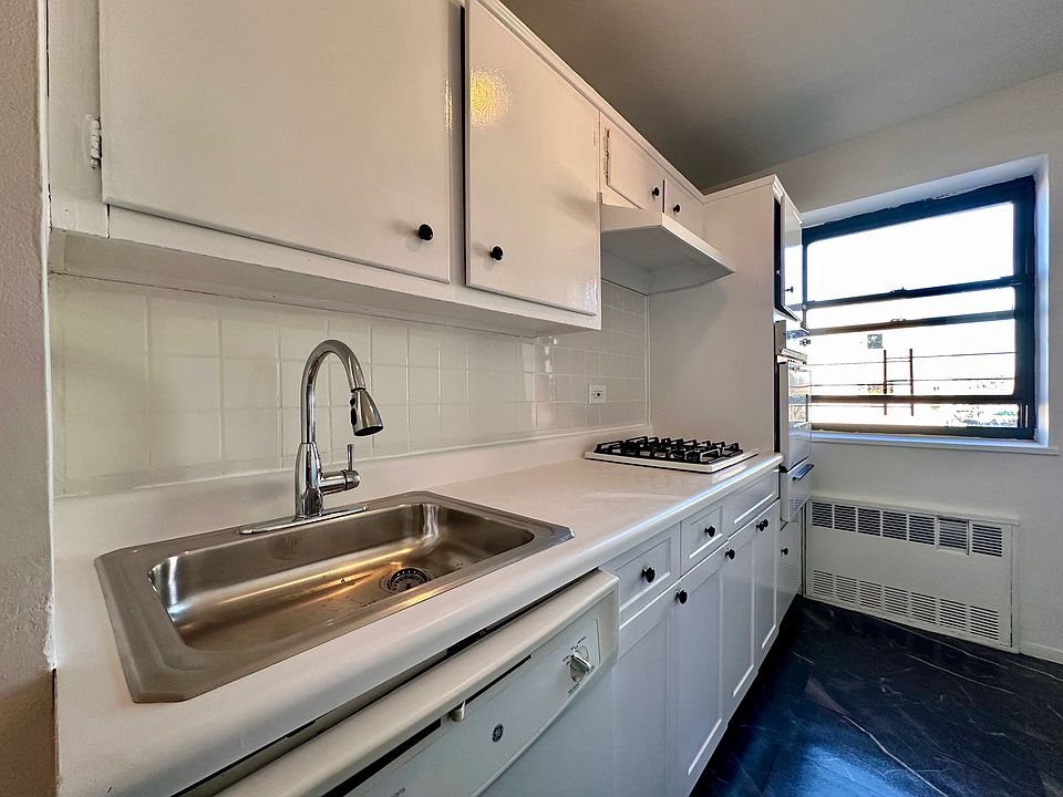 1st image of 149-45 Northern Blvd #4U