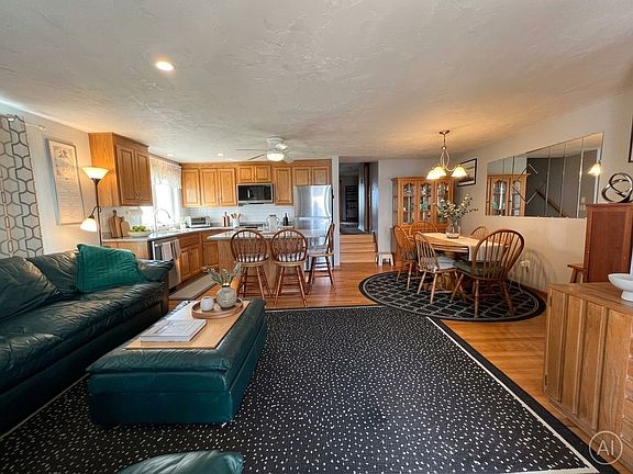2nd image of 280 N End Blvd APT 4