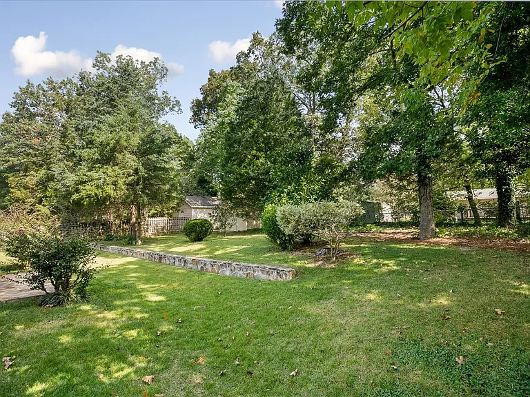 1607 Burnley Dr — Photo 52