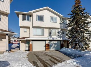 153 SW Rocky Ridge Ct NW, Calgary, AB T3G4S7