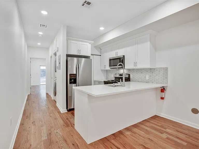 300 Halladay St #1 — Photo 10