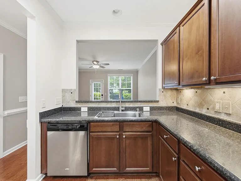 3015 Berkeley Springs Pl — Photo 7
