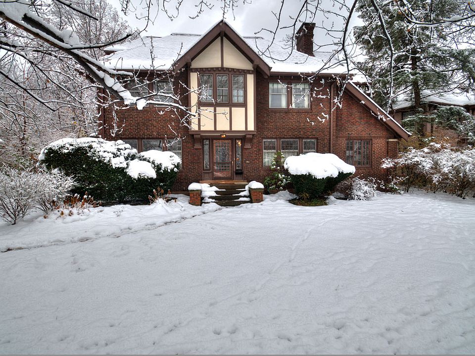 Tudor Style Classic 
