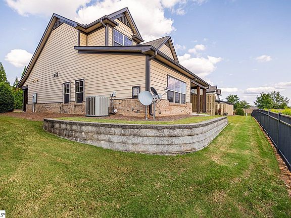 2nd image of 213 Bell Heather Ln