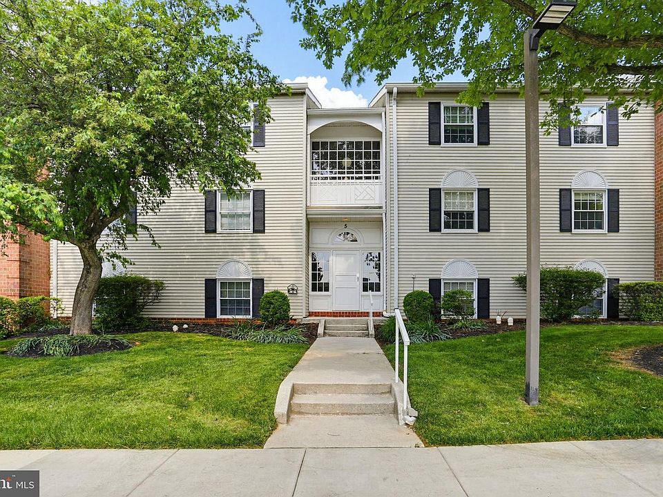 1st image of 5 Lough Mask Ct APT 302