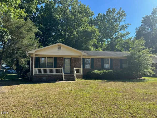 1305 W Pearsall St, Dunn, NC 28334