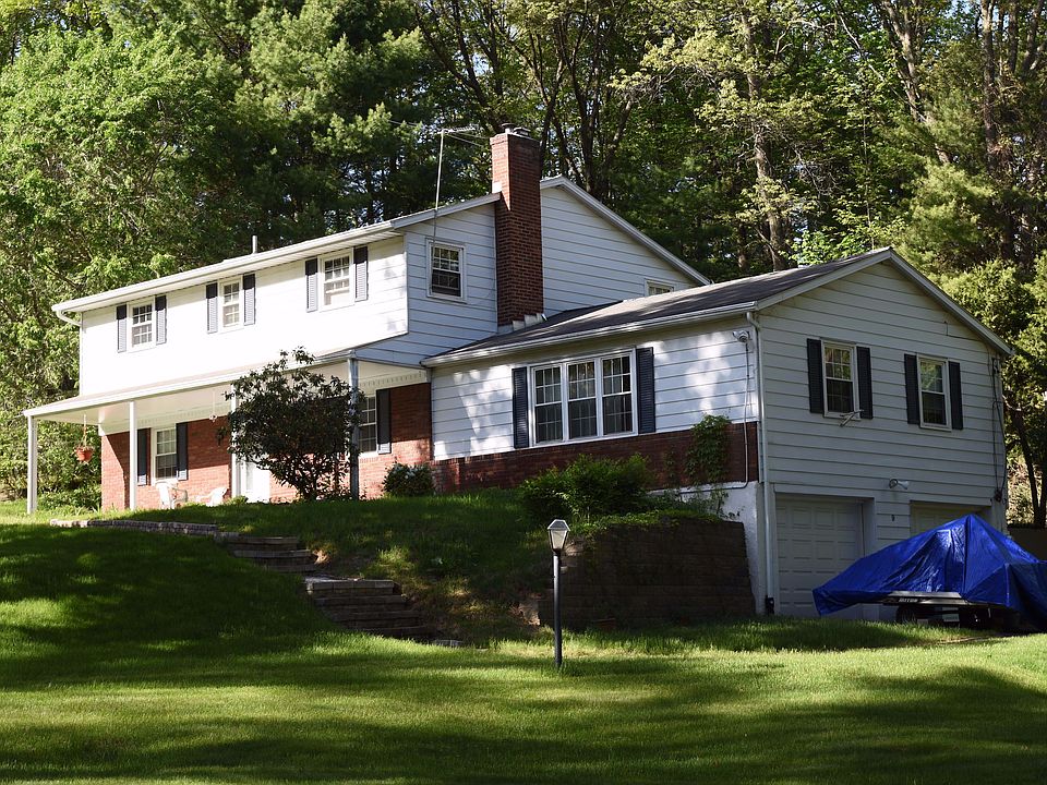 1st image of 9 Hillside Dr