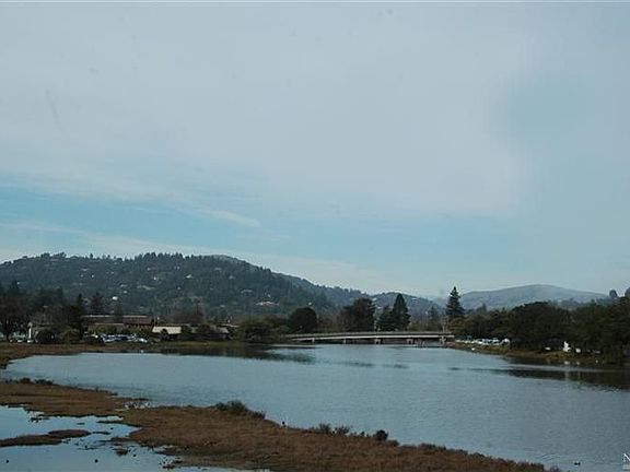 3rd image of 505 Larkspur Plaza Dr APT 6A