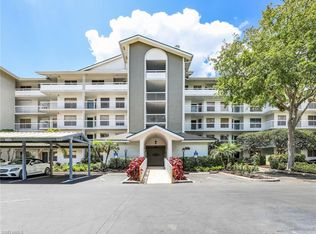 360 Horse Creek Dr APT 106, Naples, FL 34110