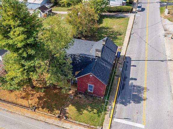 2nd image of 600 3rd St