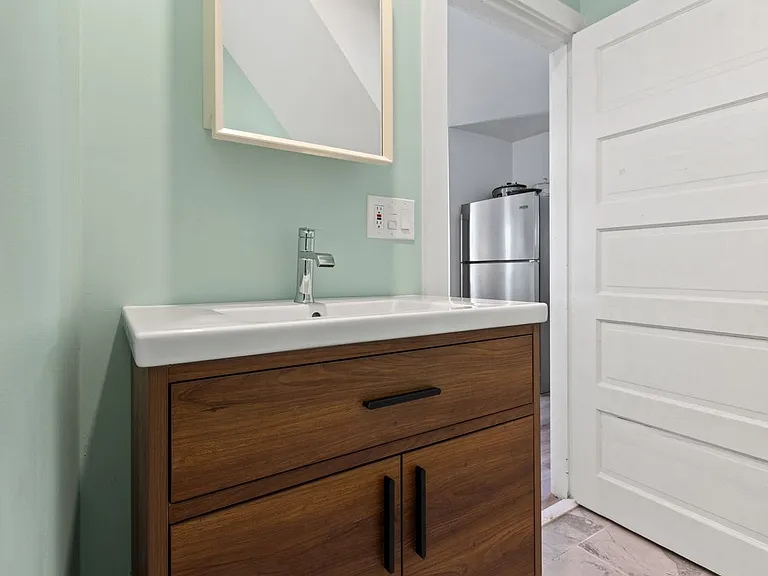 36 Pool St #36 — Photo 6
