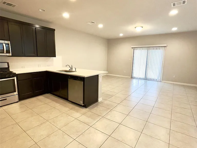 1725 Fountain Bridge Dr — Photo 12