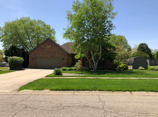314 Timber Dr, Coloma, MI 49038