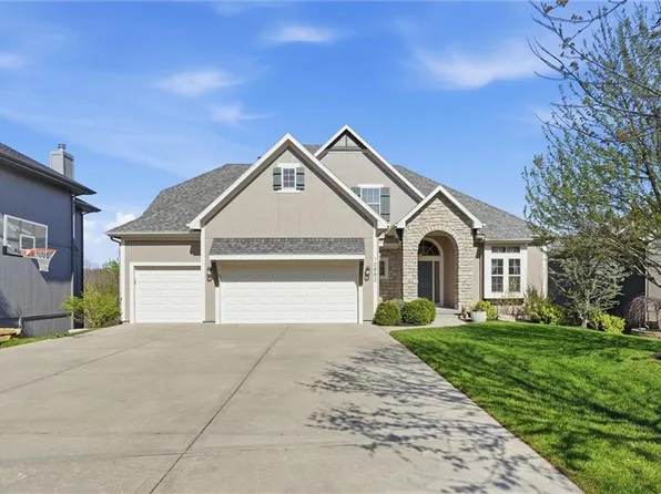 10883 S Barth Rd, Olathe, KS 66061