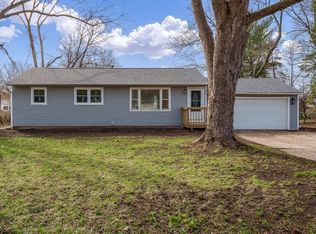 1317 Van Stone Dr, Machesney Park, IL 61115