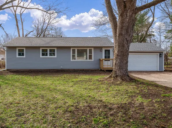 1317 Van Stone Dr, Machesney Park, IL 61115