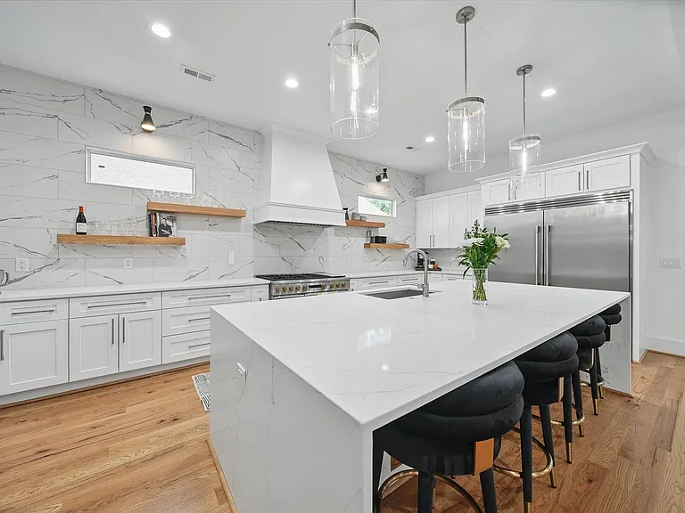 708 Cross Trail Dr — Photo 9