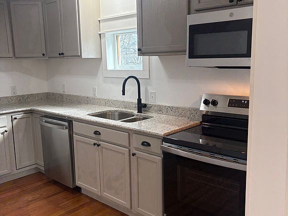 3rd image of 901 Pike St #B