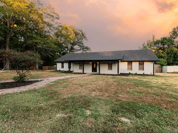 715 Cedarwood Dr, El Dorado, AR 71730