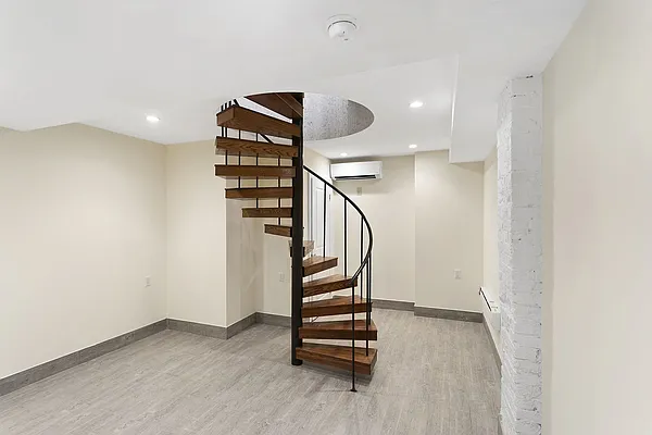 Rented by Compass | media 10