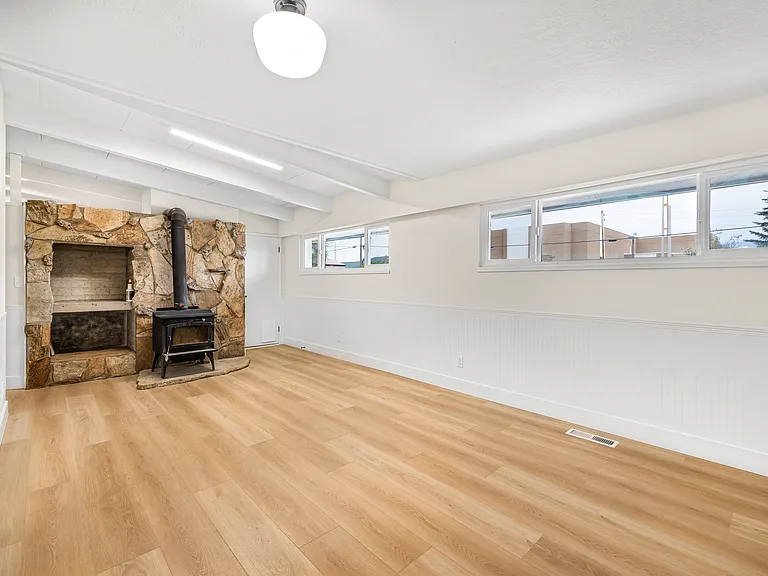 210 N 1st St #2 — Photo 5