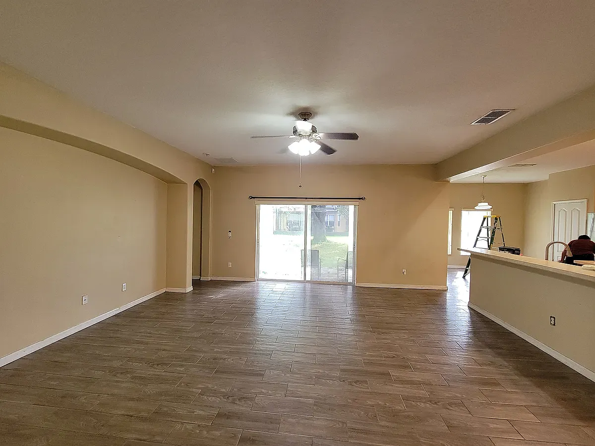4 bed, 2130 sqft, $2,500 — Photo 3