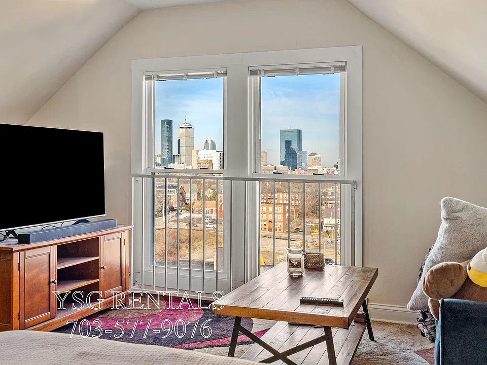8 Rockledge St #3