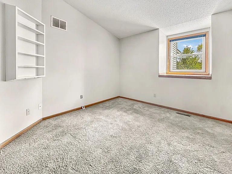 5308 Highpointe Dr — Photo 29