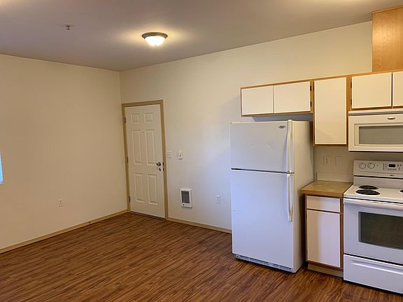 4th image of 3018 W Marine View Dr #6