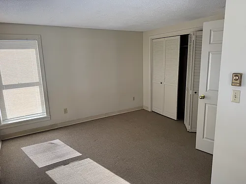 425-435 Pleasant St #1 Photo 1