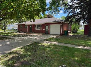 702 7th Ave SW, Hampton, IA 50441