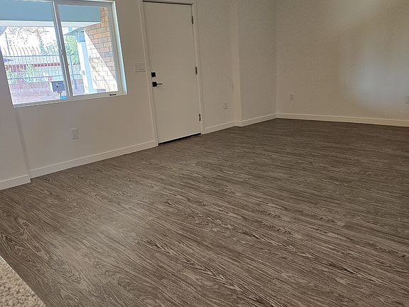4th image of 3031 W Northern Ave #2B-2Ba-874Sqft