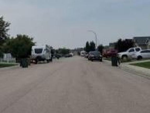 Exterior Neighborhood (street photo)