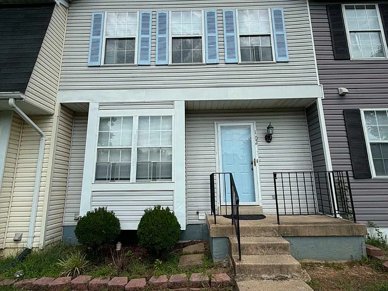 102 Cabin Ct — Photo 1
