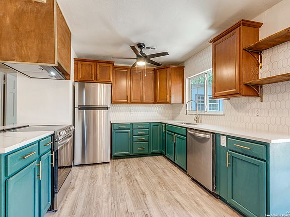 5th image of 9018 ISLAND VIEW ST
