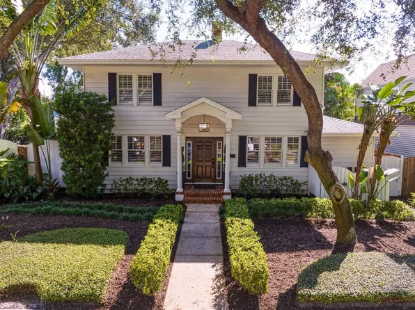 2365 Woodlawn Cir E, Saint Petersburg, FL 33704
