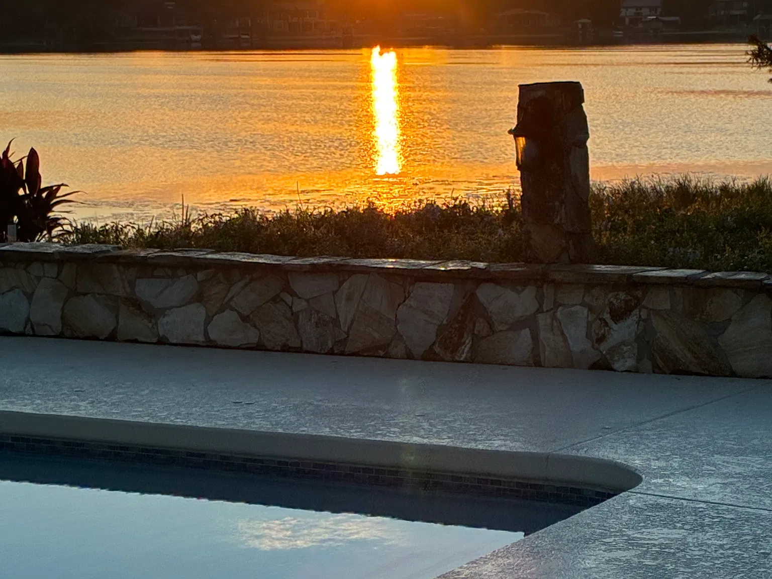 4 bed, 3000 sqft, $5,975 — Photo 2