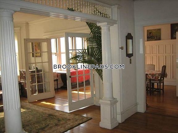 3rd image of 15 Englewood Ave #2FL