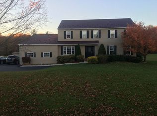 270 Hunterforge Rd, Macungie, PA 18062