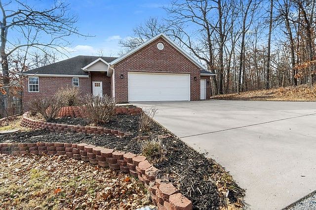 1st image of 10 Minton Ln