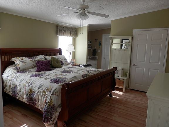 4th image of 9190 Pinehaven Way