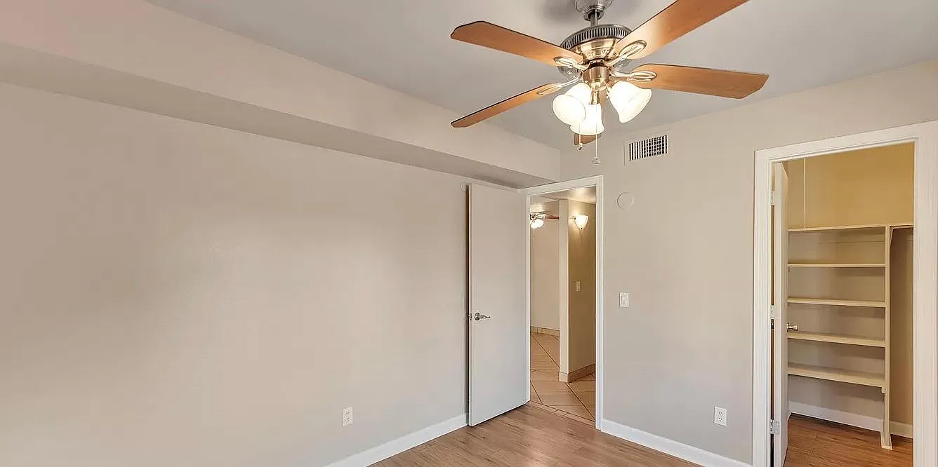 3 bed, 1003 sqft, $1,400 — Photo 2
