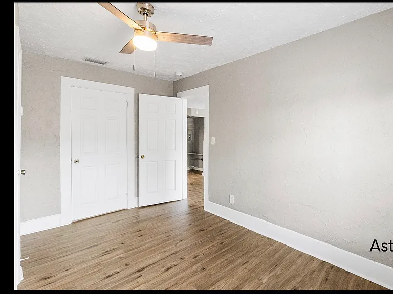950 18th Ave S #3 — Photo 9