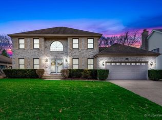 1200 Prairie Dr, Algonquin, IL 60102
