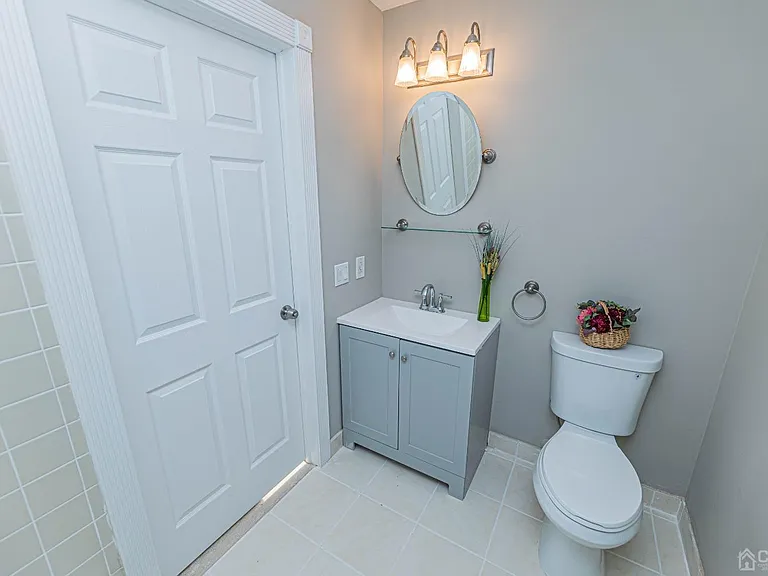 142 Darwin Ln — Photo 11