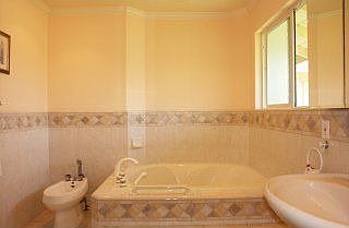 5th image of 4989 Castlewood Ct